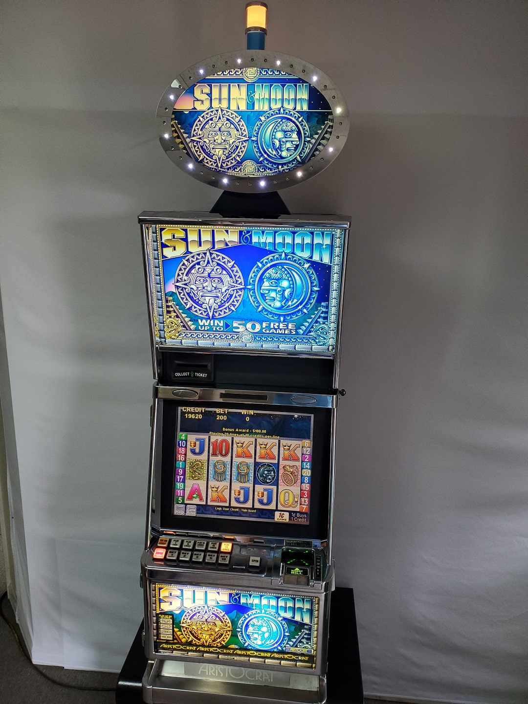 sun and moon casino slot game