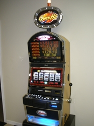 BALLY QUICK HIT BLACK & WHITE JACKPOT S9000 SLOT MACHINE WITH TOP BONUS MONITOR AND LIGHTED TOPPER 