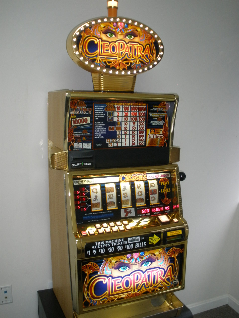 cleopatra plus slot machine