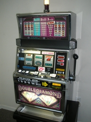 IGT DOUBLE DIAMOND S2000 SLOT MACHINE - QUARTER COIN HANDLING - THREE COIN (FLAT TOP) 