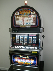 IGT DOUBLE RED HOT 777s FIVE REEL S2000 SLOT MACHINE 