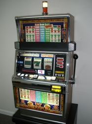 IGT HOT PEPPERS THREE CREDIT FLAT TOP S2000 SLOT MACHINE 