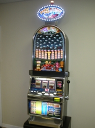 IGT MONEY MAD MARTIANS BARCREST S2000 SLOT MACHINE WITH LIGHTED TOPPER 