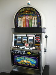 IGT TRIPLE DOUBLE DOLLARS S2000 SLOT MACHINE WITH QUARTER COIN HANDLING 