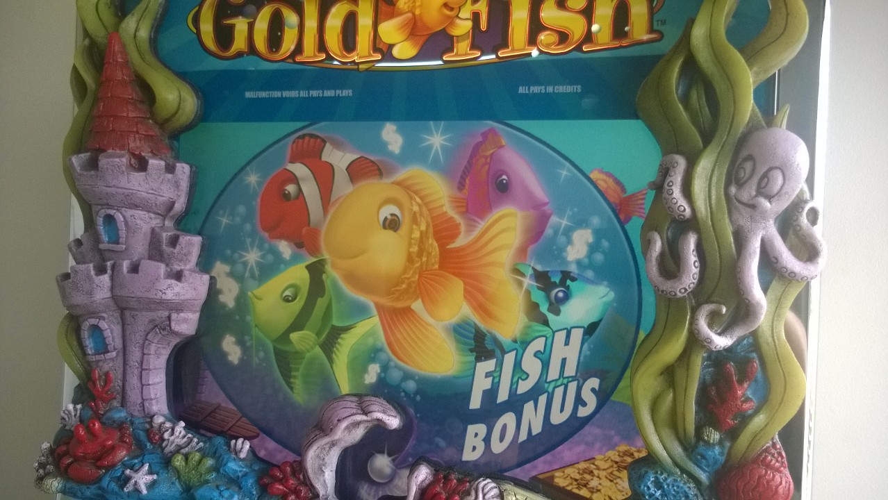 kanomi slot machine with a goldfish