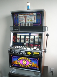 IGT DOUBLE DOLLARS FIVE REEL SLOT MACHINE WITH FREE SPIN BONUS FLAT TOP 